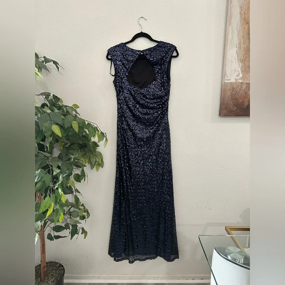 XSCAPE sequin maxi dress perfect for holidays Sz S neutral chic glamorous prom - Picture 1 of 6